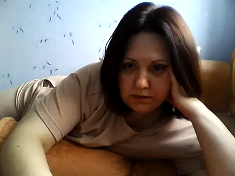 LockyCharm111 online show from May 13, 2026, 4:32 am