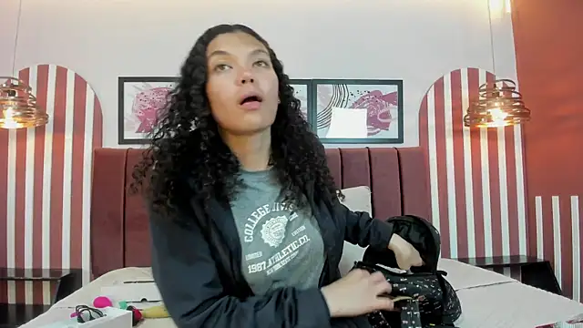 candice johnss online show from March 25, 2026, 4:02 pm