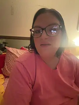 Snapshot of FreaksOffALeash3261 chatting on May 16, 2026, 12:04 pm FreaksOffALeash3261 online show from May 16, 2026, 12:04 pm