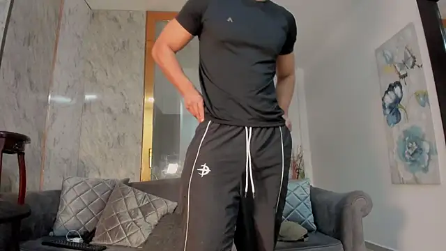 Snapshot of Maik_Mejia chatting on February 16, 2026, 9:00 pm Maik Mejia online show from February 16, 2026, 9:00 pm