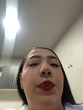 Hannah-Prada online show from May 1, 2026, 11:37 am