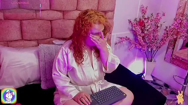 Snapshot of CurvaDorada_noa chatting on March 13, 2026, 6:58 pm CurvaDorada noa online show from March 13, 2026, 6:58 pm