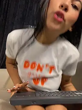 PAULA  MONTES- online show from February 13, 2026, 1:45 am