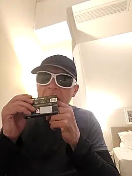 Snapshot of sk8brd_snwbrd_no_snitch chatting on April 2, 2026, 11:30 am sk8brd snwbrd no snitch online show from April 2, 2026, 11:30 am