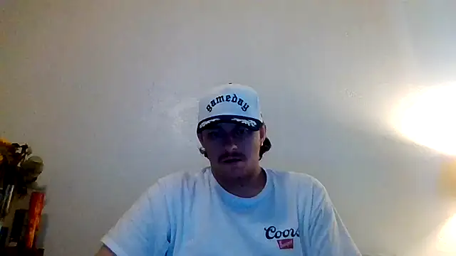 Tallhungandcloudy online show from February 18, 2026, 8:16 pm