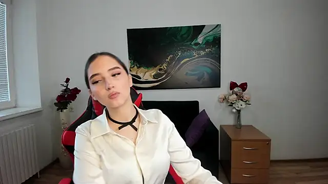 Effy Royse online show from February 13, 2026, 6:53 am