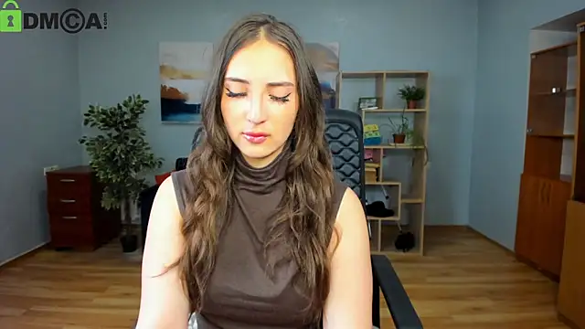 Effy Royse online show from June 3, 2026, 5:32 am