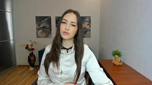 Effy Royse online show from June 21, 2026, 5:10 am
