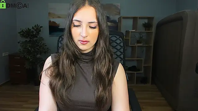 Effy Royse online show from June 21, 2026, 6:43 pm