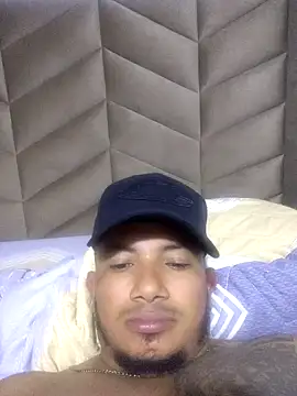 Snapshot of Pablito1993 chatting on February 14, 2026, 12:18 am Pablito1993 online show from February 14, 2026, 12:18 am