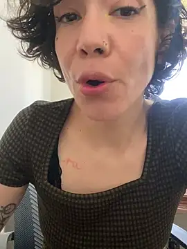 Snapshot of JeanneDuval8888 chatting on March 8, 2026, 9:29 pm JeanneDuval8888 online show from March 8, 2026, 9:29 pm