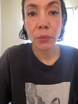 Snapshot of JeanneDuval8888 chatting on April 10, 2026, 10:25 pm JeanneDuval8888 online show from April 10, 2026, 10:25 pm