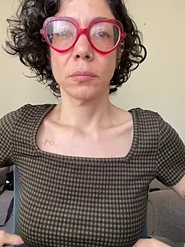 Snapshot of JeanneDuval8888 chatting on May 1, 2026, 10:47 pm JeanneDuval8888 online show from May 1, 2026, 10:47 pm