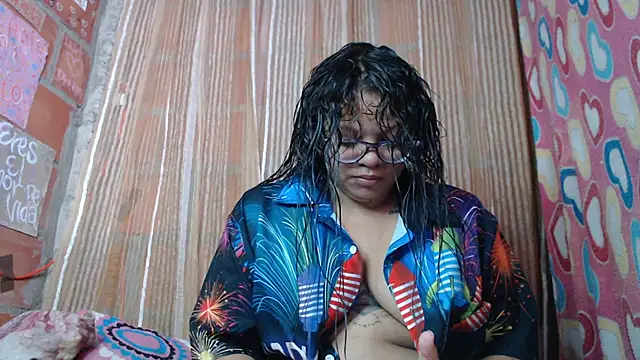 Snapshot of vanuslovelatina chatting on March 18, 2026, 12:41 pm vanuslovelatina online show from March 18, 2026, 12:41 pm