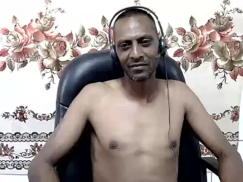 Deucebiggerlow online show from February 10, 2026, 8:07 am