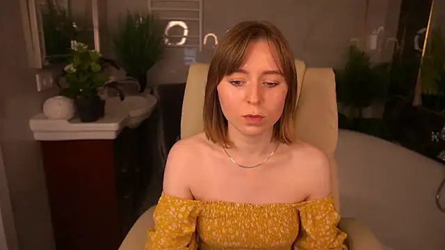 SofiaLuxuryy online show from April 23, 2026, 8:22 pm