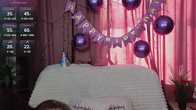 Vivimoonx online show from March 12, 2026, 6:41 am