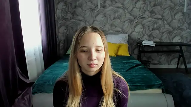 Esme Brady online show from February 15, 2026, 3:36 am