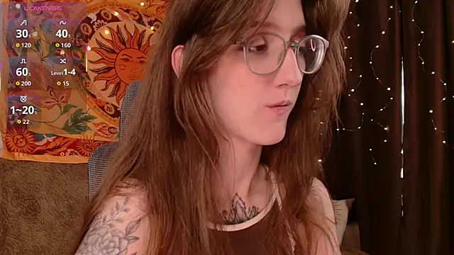 Snapshot of lolami_ chatting on March 21, 2026, 8:52 am lolami online show from March 21, 2026, 8:52 am