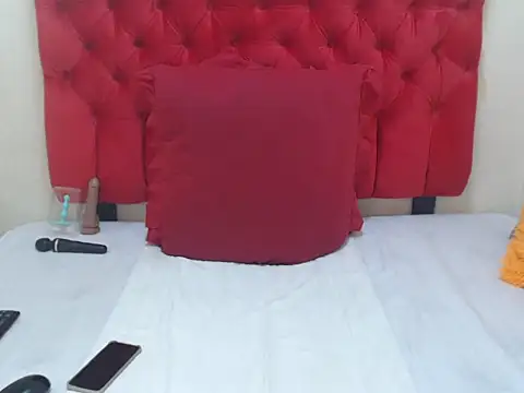 SpicyMatureLiz online show from May 8, 2026, 5:35 am