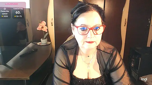 exiMIlf online show from May 3, 2026, 11:05 am