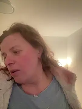 Laura-Loveyou online show from April 1, 2026, 6:05 pm