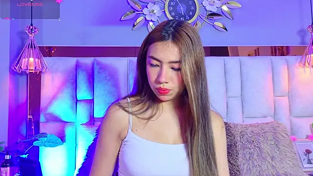 ValeryGomezz online show from July 1, 2026, 2:51 pm
