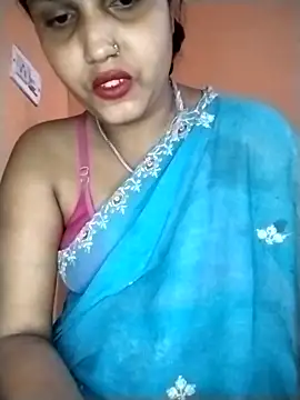 Nency Love143 online show from April 19, 2026, 6:10 pm