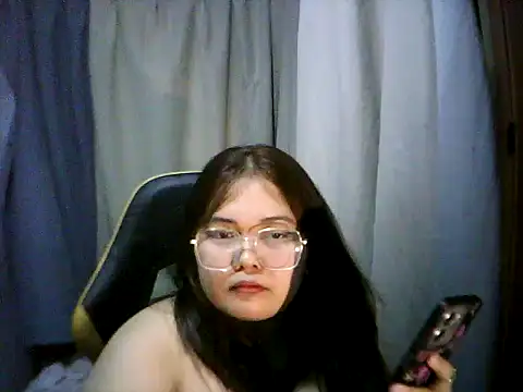 Snapshot of xia_xoxo_ chatting on May 8, 2026, 3:45 am xia xoxo online show from May 8, 2026, 3:45 am
