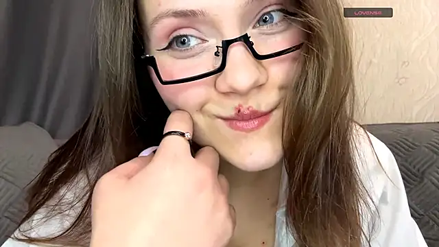 Snapshot of BunnyFleur chatting on March 4, 2026, 5:08 pm BunnyFleur online show from March 4, 2026, 5:08 pm