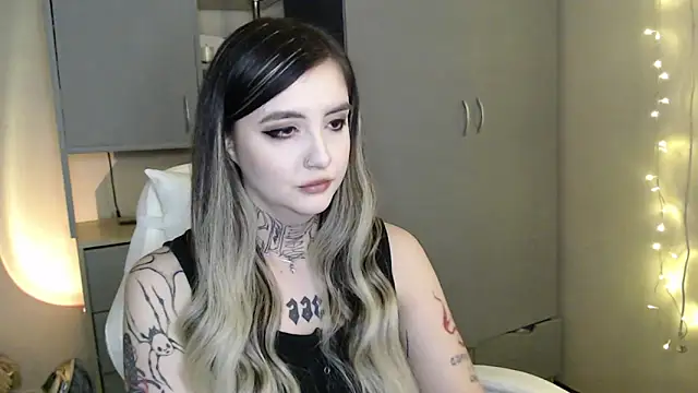 Rin Tozier online show from February 19, 2026, 12:39 am