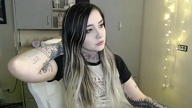 Rin Tozier online show from March 29, 2026, 1:16 am