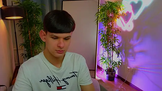 Snapshot of _jamesgray_ chatting on February 13, 2026, 2:57 pm jamesgray online show from February 13, 2026, 2:57 pm