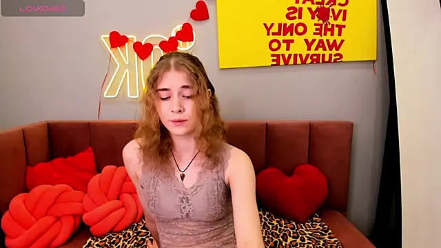 LucySerene online show from February 12, 2026, 8:20 am