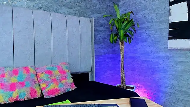 AlinaZans online show from February 10, 2026, 8:02 pm