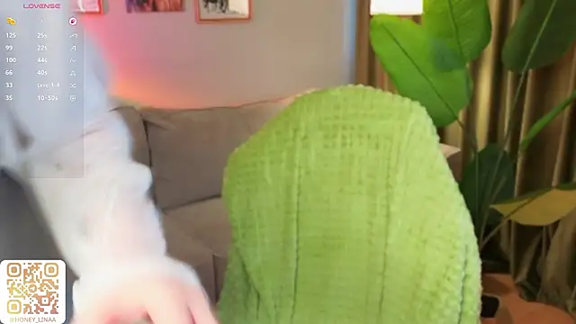 Snapshot of honey_kors chatting on March 13, 2026, 12:23 pm honey kors online show from March 13, 2026, 12:23 pm