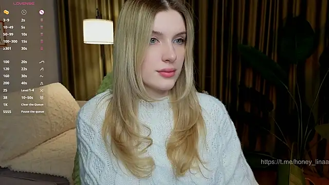 Snapshot of honey_kors chatting on May 2, 2026, 5:40 pm honey kors online show from May 2, 2026, 5:40 pm