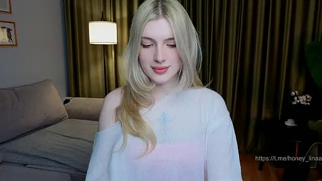 Snapshot of honey_kors chatting on May 11, 2026, 5:54 pm honey kors online show from May 11, 2026, 5:54 pm