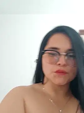 Vickyloney  online show from February 11, 2026, 4:23 pm