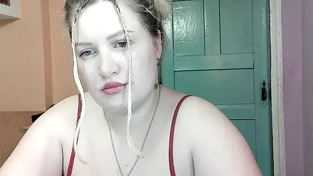 Lilit hott online show from February 12, 2026, 9:54 pm