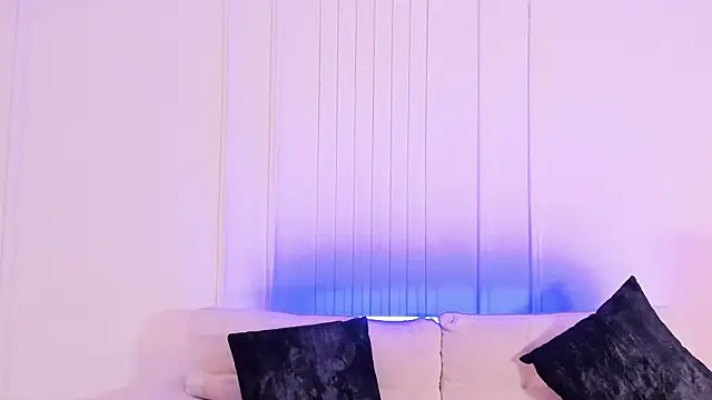 Kendra-Rousee online show from April 8, 2026, 7:47 pm