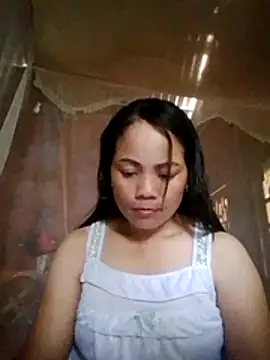 molly-xx online show from May 6, 2026, 5:14 am