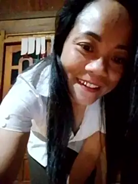 molly-xx online show from May 13, 2026, 9:22 pm