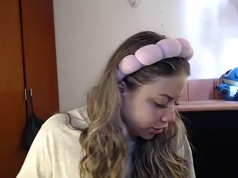 Snapshot of alaina_blesssed chatting on February 13, 2026, 6:15 pm alaina blesssed online show from February 13, 2026, 6:15 pm