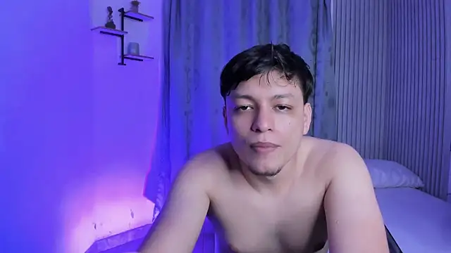RaiderandRoxie1 online show from June 10, 2026, 1:39 am