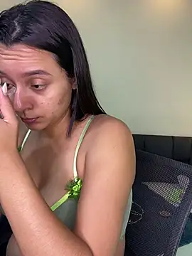 Hanna Williams   online show from February 12, 2026, 3:12 am