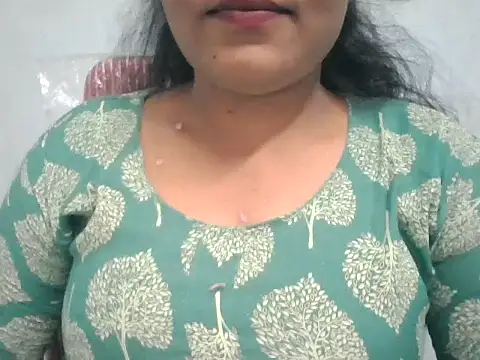 Snapshot of Rathi-priyaa chatting on June 12, 2026, 5:39 am Rathi-priyaa online show from June 12, 2026, 5:39 am