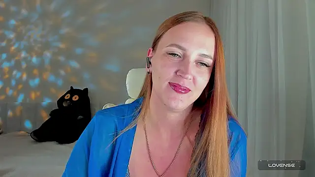 Snapshot of she_wolf chatting on May 4, 2026, 5:42 pm she wolf online show from May 4, 2026, 5:42 pm