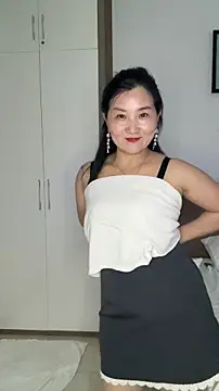 jiejie8888 online show from February 15, 2026, 7:51 am