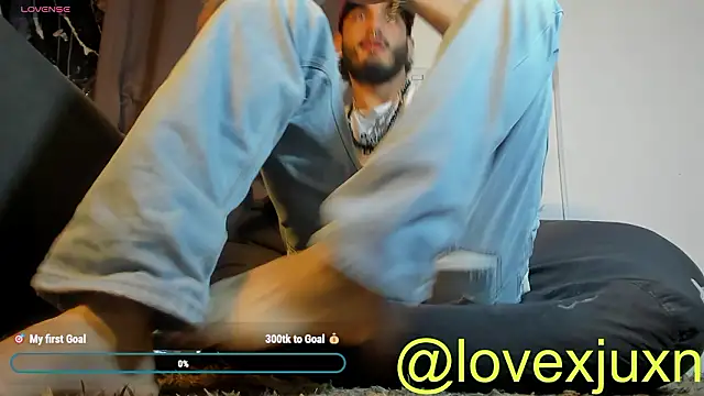 LovexJuxn8 online show from March 14, 2026, 9:20 pm